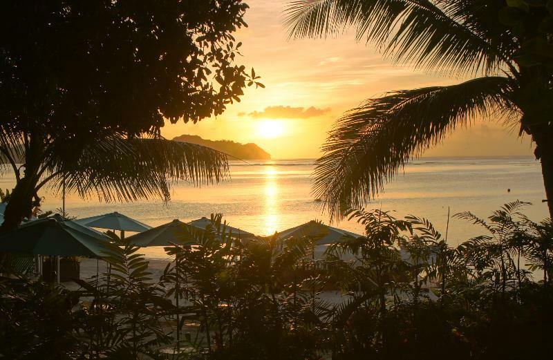 Guam Reef Hotel Tumon Exterior photo